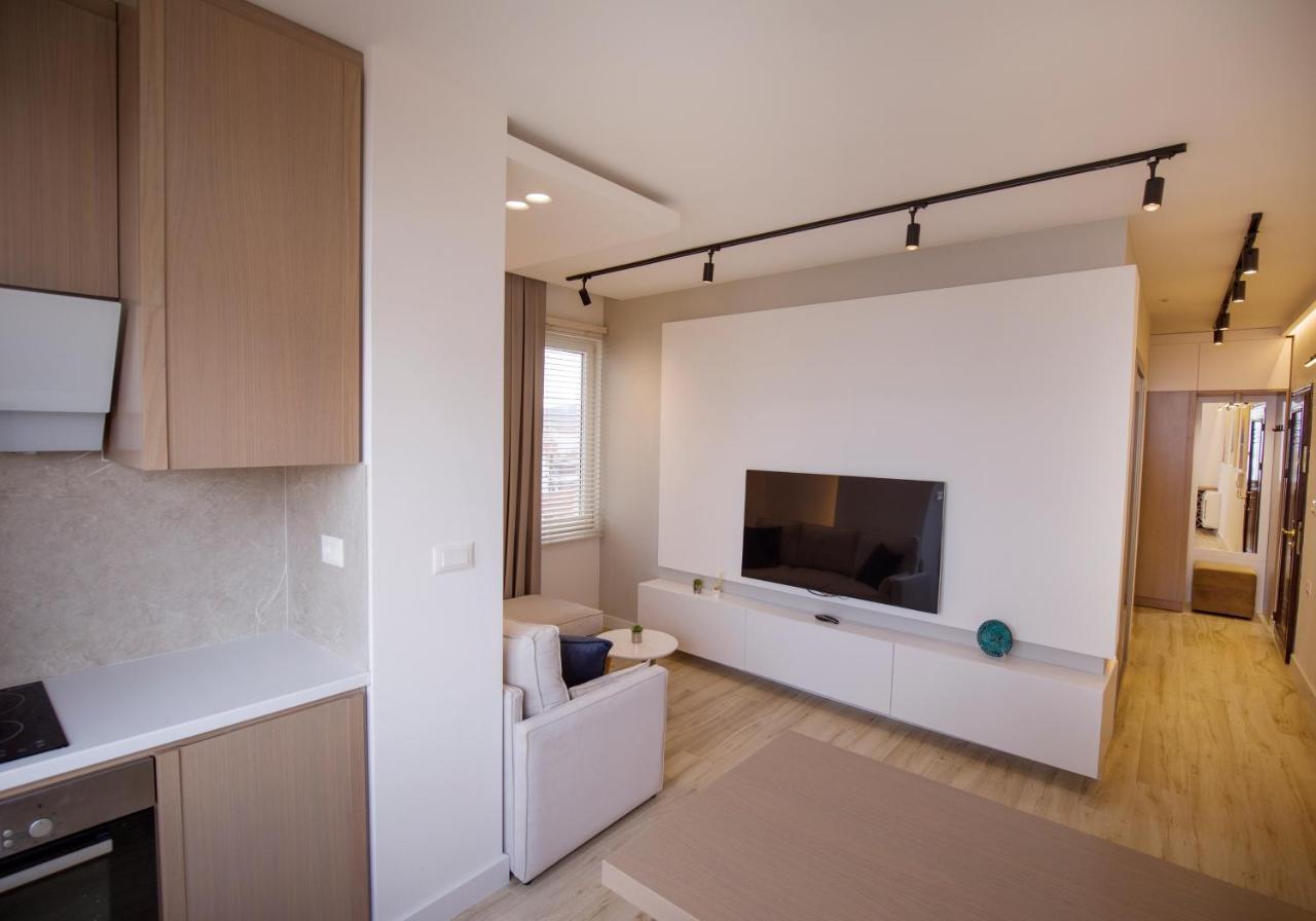 Apartment Tola *