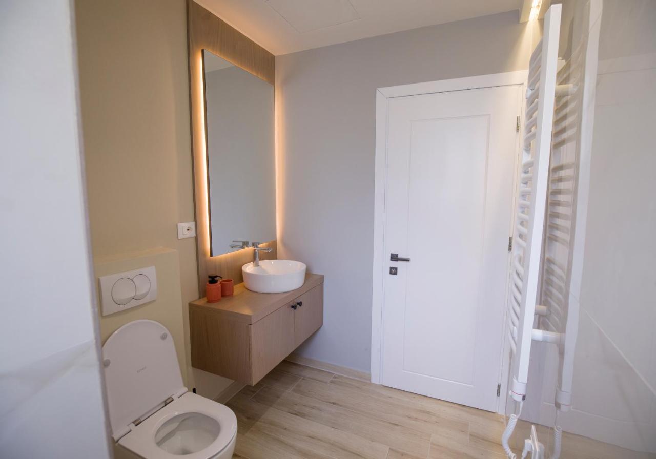 Tola Apartment